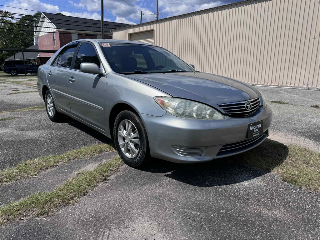 2005 Toyota Camry LE
