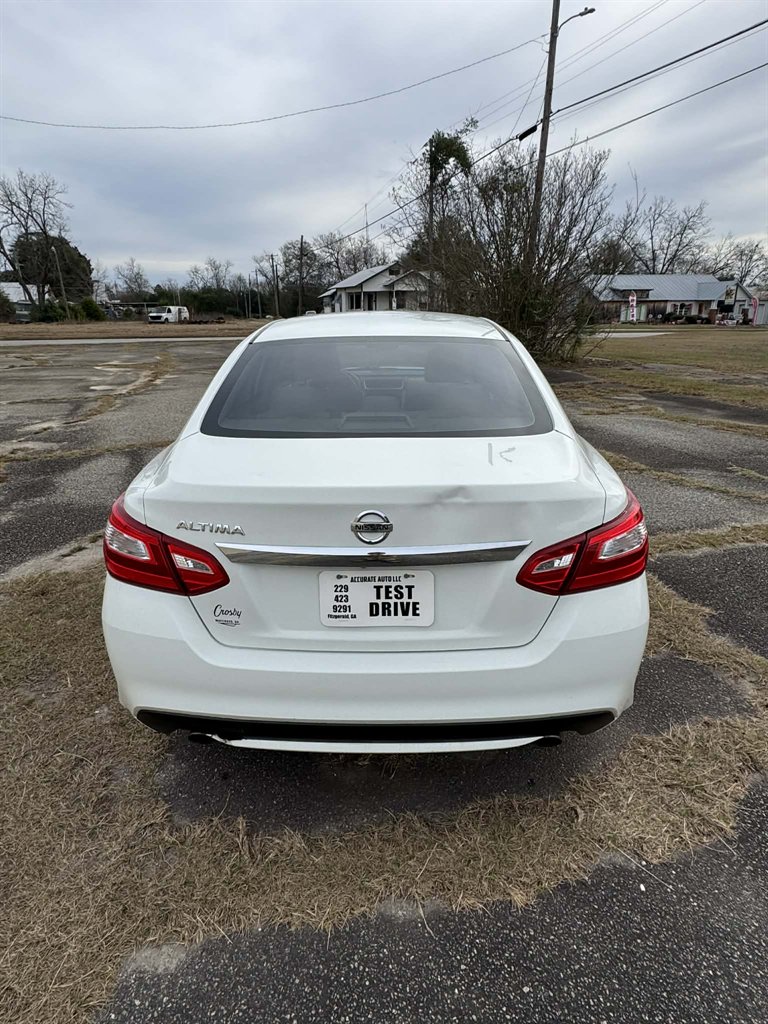 2017 Nissan Altima S's photo