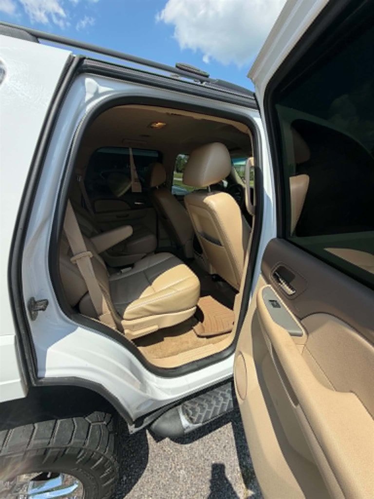 2011 Chevrolet Tahoe LT - Photo 15