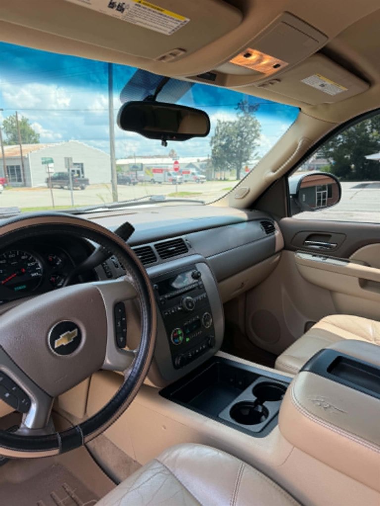 2011 Chevrolet Tahoe LT - Photo 13
