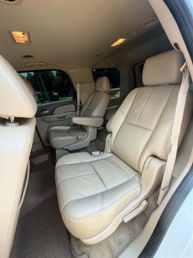 2011 Chevrolet Tahoe LT - Photo 11