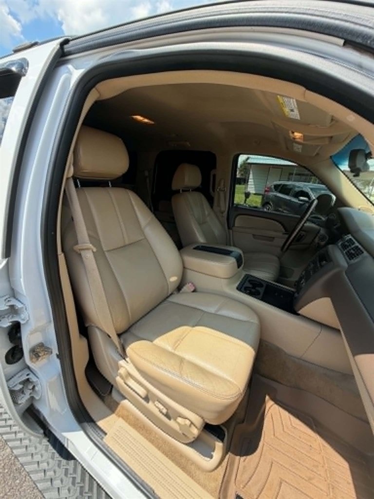 2011 Chevrolet Tahoe LT - Photo 14